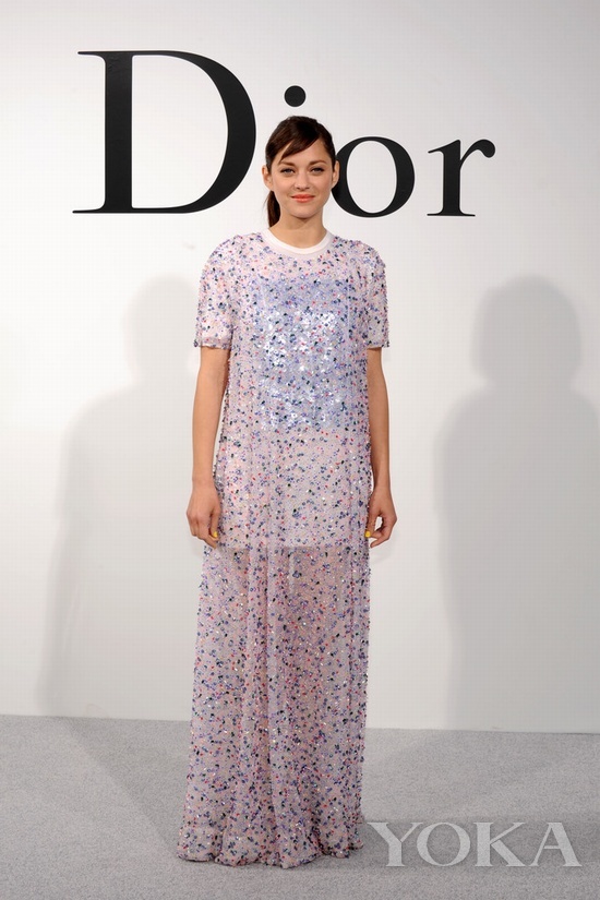 玛丽昂现身Christian Dior 2015度假系列发布秀